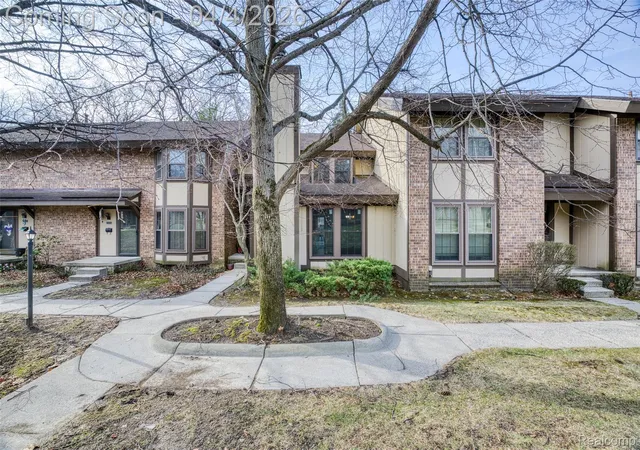 Listing Photo 5 - Condo for sale in building located at 25178 Maplebrooke Dr, Southfield, MI 48033