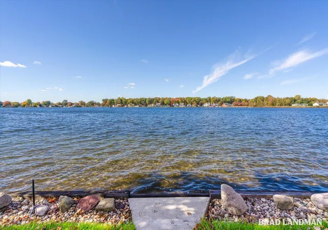 Photo 3 of Single family home for sale at 1980 Parker Dr, Wayland, MI 49348 | MLS# 65026010176 | Listing updated on 2026-09-15