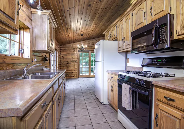 4th image of 1442 W Tyler Rd, Hart, MI 49420 | MLS# 67026010181