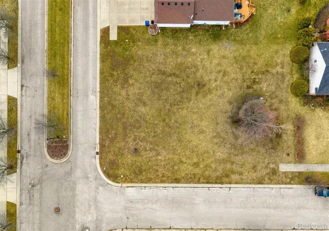 Photo 4 of Single family home for sale at 1277 Liza Blvd, Pontiac, MI 48342 | MLS# 20261017146 | Listing updated on 2026-07-07