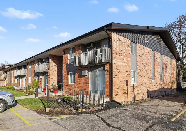 Homes for sale in Kalamazoo, MI | 606 Lynn Ave #1, Kalamazoo, MI 49008 | MLS# 66026010259
