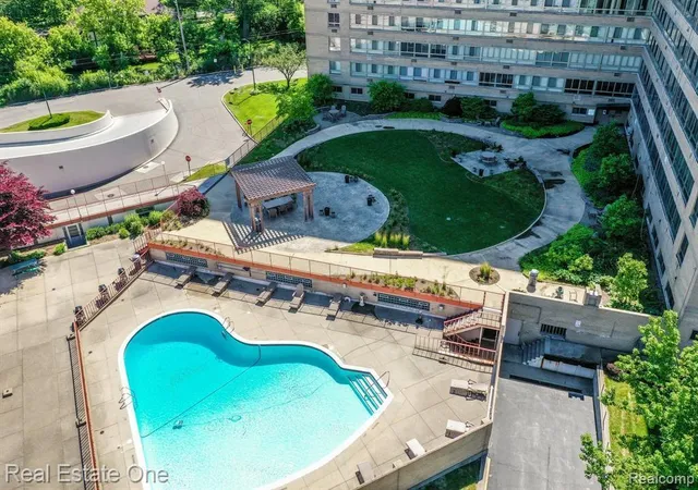 2nd image of 8900 E Jefferson Ave #225, Detroit, MI 48214 | MLS# 81026010287