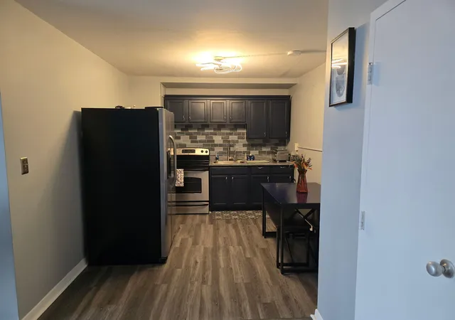 4th image of 8900 E Jefferson Ave #225, Detroit, MI 48214 | MLS# 81026010287