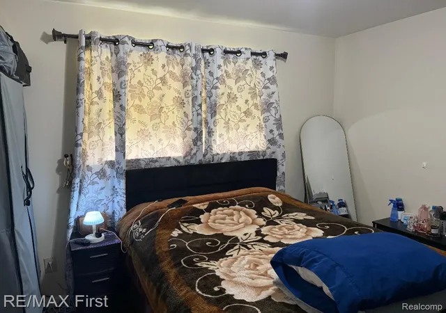 Photo 4 of Single family home for sale at 26615 Richard Dr, Warren, MI 48089 | MLS# 20261017410 | Listing updated on 2026-09-12