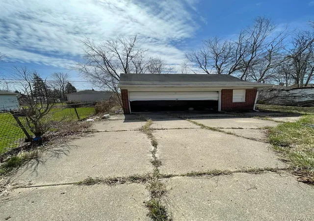 29th image of 16500 Eastburn St, Detroit, MI 48205 | MLS# 20261017443