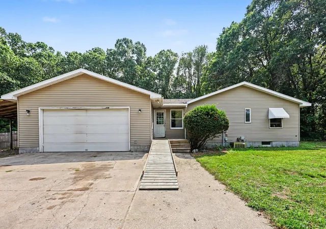 1st image of 16200 152nd Ave, Spring Lake, MI 49456 | MLS# 71026010419
