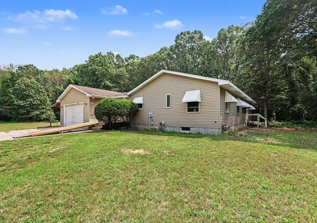 2nd image of 16200 152nd Ave, Spring Lake, MI 49456 | MLS# 71026010419