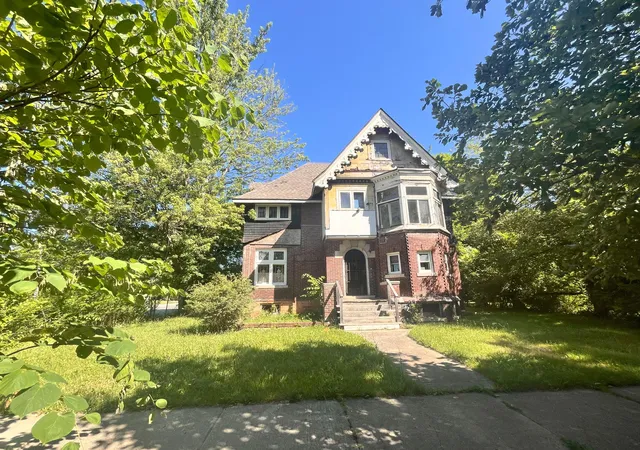 1st image of 205 Alger St, Detroit, MI 48202 | MLS# 81026010427