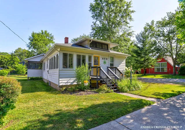 Photo 1 of Single family home for sale at 658 Allegan St, Saugatuck, MI 49453 | MLS# 71026010461 | Listing updated on 2026-09-15