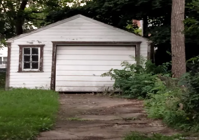 Photo 4 of Single family home for sale at 19207 Meyers Rd, Detroit, MI 48235 | MLS# 20261017622 | Listing updated on 2026-07-06