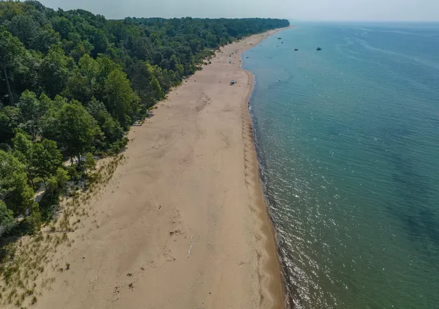 2nd image of 15360 Lakeshore Rd, Lakeside, MI 49116 | MLS# 69026010562