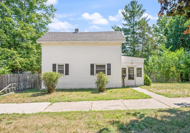 Photo 3 of Single family home for sale at 406 Marion Ave, Big Rapids, MI 49307 | MLS# 72026010619 | Listing updated on 2026-09-13