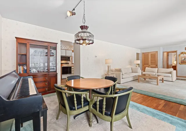 5th image of 2095 Lakeshore Dr, Fennville, MI 49408 | MLS# 71026010723