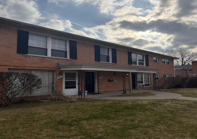 Photo 2 of Condo for sale at 3219 Benjamin Ave, Royal Oak, MI 48073 | MLS# 58050202063 | Listing updated on 2026-07-02