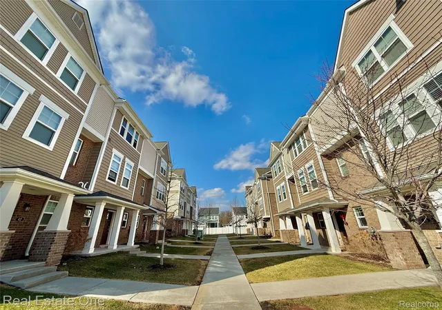 Condo for sale at 2500 Normandy Rd #44, Royal Oak, MI 48073 | MLS# 20261017953 | Listing updated on 2026-04-09