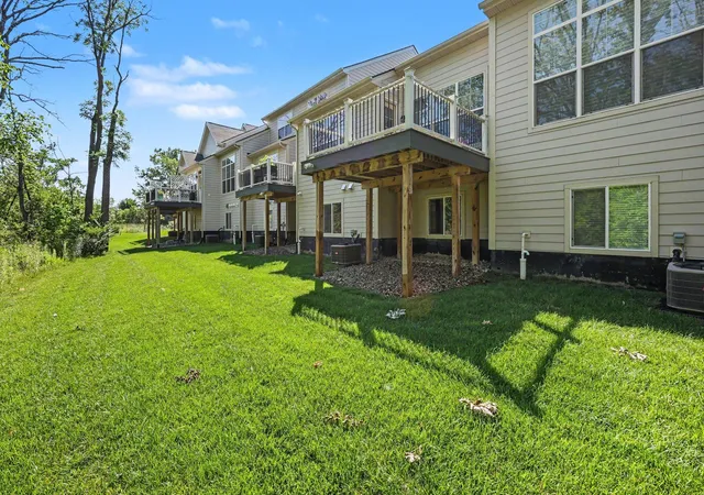 Listing Photo 4 - Condo for sale in building located at 3110 Millbury Ln, Ann Arbor, MI 48105