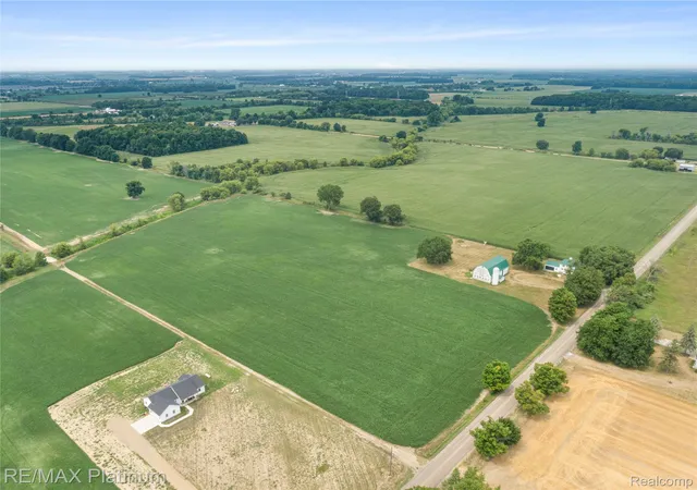 Photo 2 of Single family home for sale at 1136 S Nichols Rd, Swartz Creek, MI 48473 | MLS# 20261018013 | Listing updated on 2026-07-17