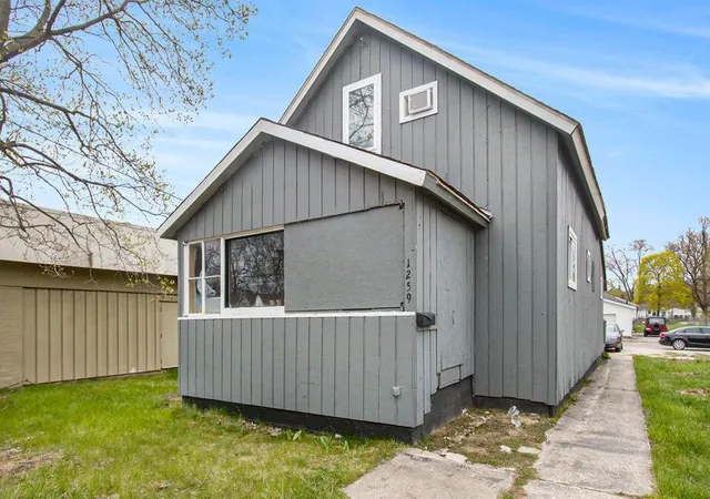 Homes for sale in Muskegon, MI | 1259 E Apple Ave, Muskegon, MI 49442 | MLS# 71026010866