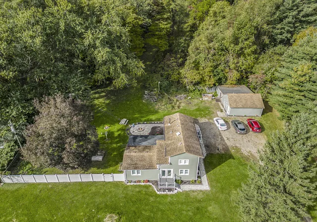 Photo 3 of Single family home for sale at 3010 Portage Rd, Niles, MI 49120 | MLS# 69026010891 | Listing updated on 2026-09-23