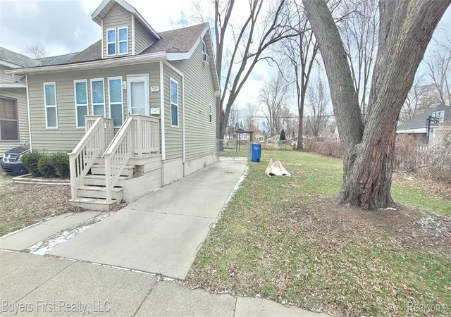 Photo 1 of Single family home for sale at 7052 Meadow Ave, Warren, MI 48091 | MLS# 20261018049 | Listing updated on 2026-10-21