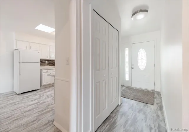 4th image of 21918 Knudsen Dr, Grosse Ile, MI 48138 | MLS# 20261018070