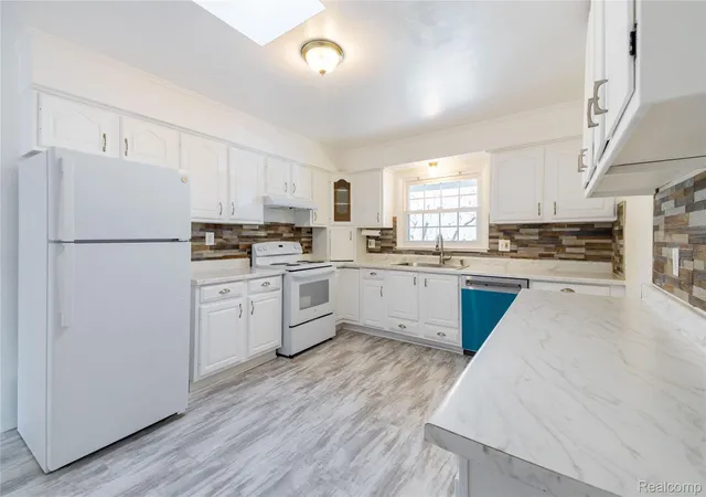 5th image of 21918 Knudsen Dr, Grosse Ile, MI 48138 | MLS# 20261018070