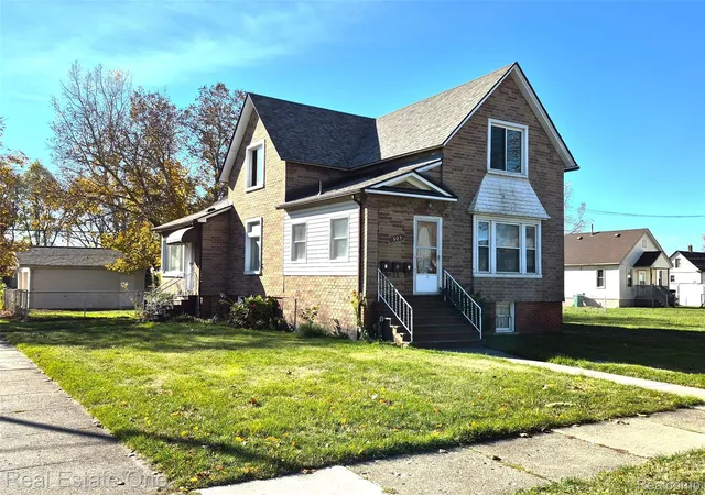 Photo 2 of Single family home for sale at 505 Forest St, Wyandotte, MI 48192 | MLS# 20261018086 | Listing updated on 2026-07-29