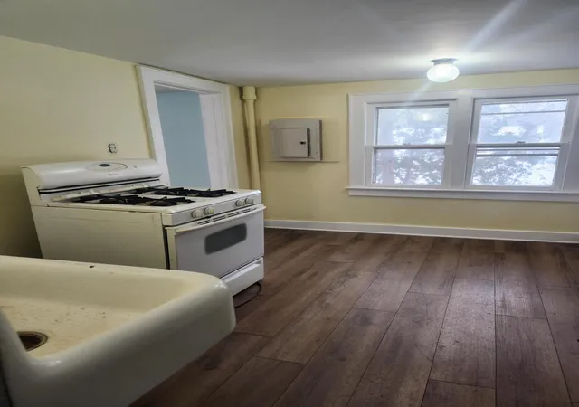 Listing Photo 4 - Condo for sale in building located at 2417 Baker St, Muskegon, MI 49444
