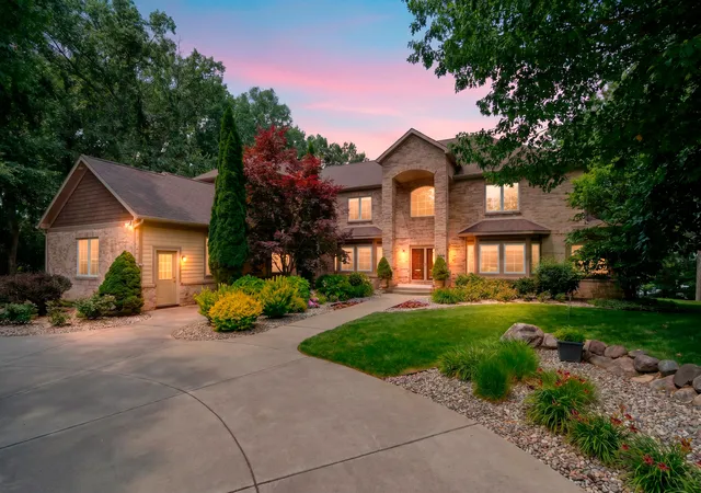 Photo 3 of Mansion for sale at 7342 Bentwood Trl, Kalamazoo, MI 49009 | MLS# 66026011001 | Listing updated on 2026-09-15