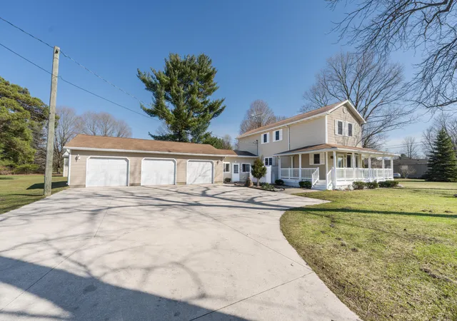 Photo 1 of Single family home for sale at 121 Cr 687 St, South Haven, MI 49090 | MLS# 69026011005 | Listing updated on 2026-06-12