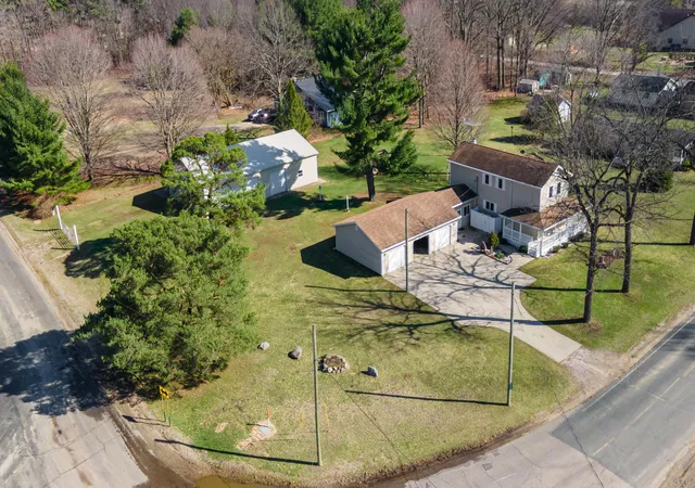Photo 2 of Single family home for sale at 121 Cr 687 St, South Haven, MI 49090 | MLS# 69026011005 | Listing updated on 2026-06-12