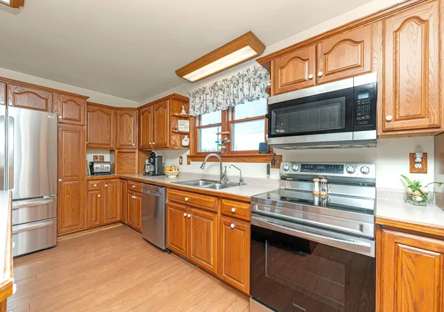 Photo 3 of Single family home for sale at 121 Cr 687 St, South Haven, MI 49090 | MLS# 69026011005 | Listing updated on 2026-06-12