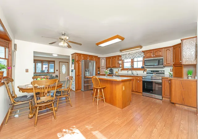 Photo 4 of Single family home for sale at 121 Cr 687 St, South Haven, MI 49090 | MLS# 69026011005 | Listing updated on 2026-06-12