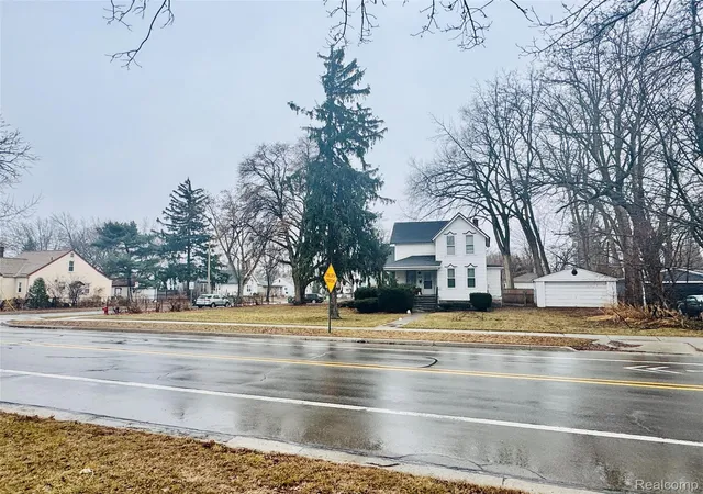 1st image of 1418 E Lincoln Ave, Royal Oak, MI 48067 | MLS# 20261018184