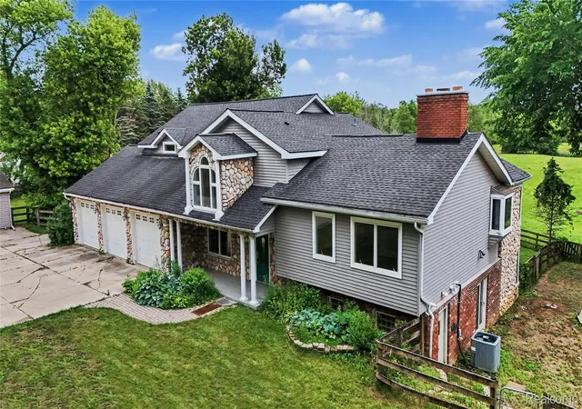 Photo 1 of Single family home for sale at 3556 E Dryden Rd, Metamora, MI 48455 | MLS# 20261018187 | Listing updated on 2026-09-09