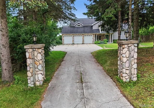 Photo 2 of Single family home for sale at 3556 E Dryden Rd, Metamora, MI 48455 | MLS# 20261018187 | Listing updated on 2026-09-09