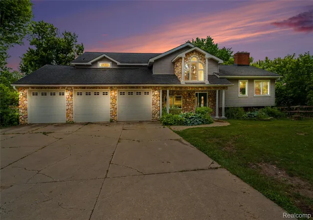 Photo 3 of Single family home for sale at 3556 E Dryden Rd, Metamora, MI 48455 | MLS# 20261018187 | Listing updated on 2026-09-09