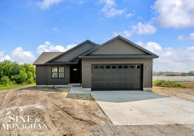 Photo 2 of Single family home for sale at 918 Range Rd, Marysville, MI 48040 | MLS# 58050202187 | Listing updated on 2026-07-23
