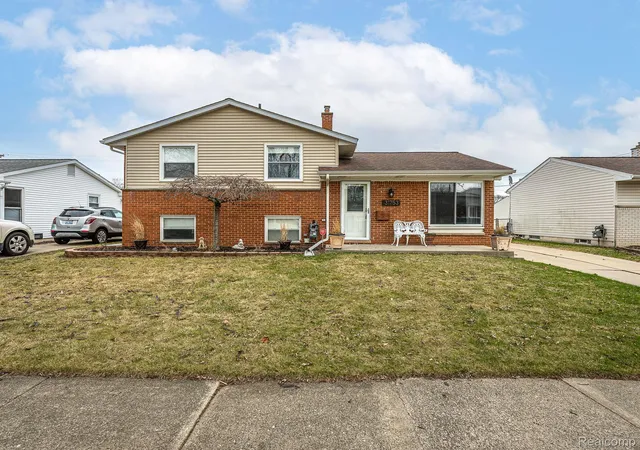31753 Hazel St, Rockwood City Wayne, MI 48173 | MLS# 20261018521 | Houzeo