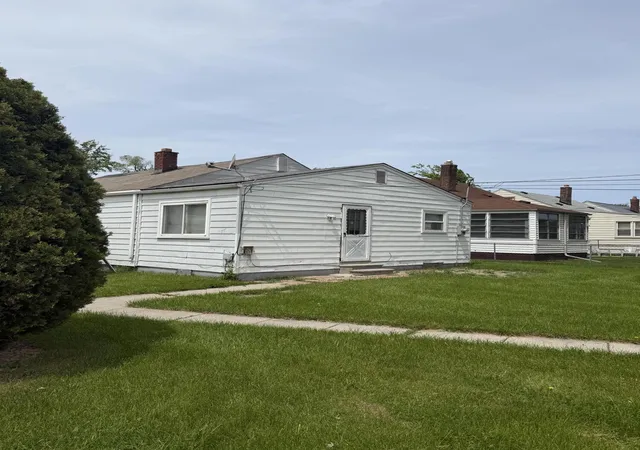 Homes for sale in Eastpointe City Macomb, MI | 21706 Rausch Ave, Eastpointe City Macomb, MI 48021 | MLS# 81026011268