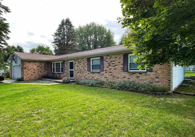 Photo 3 of Single family home for sale at 209 West Dr, Mount Pleasant, MI 48858 | MLS# 79080066297 | Listing updated on 2026-06-23