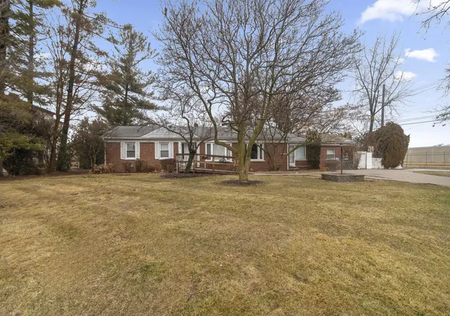 2nd image of 26204 Doxtator St, Dearborn Heights, MI 48127 | MLS# 81026011343