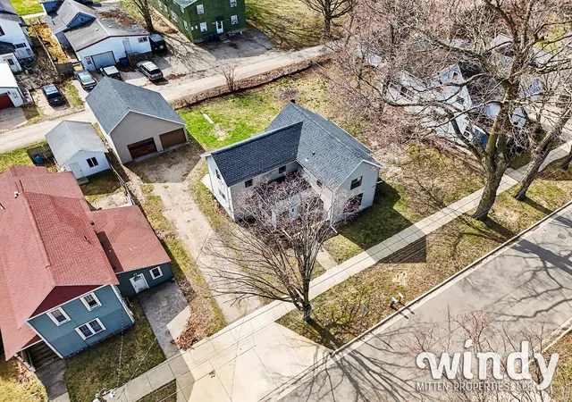 Homes for sale in Watervliet, MI | 329 Elm St, Watervliet, MI 49098 | MLS# 65026011376