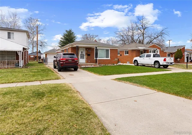 Homes for sale in Dearborn Heights, MI | 4692 Mckinley St, Dearborn Heights, MI 48125 | MLS# 20261018877