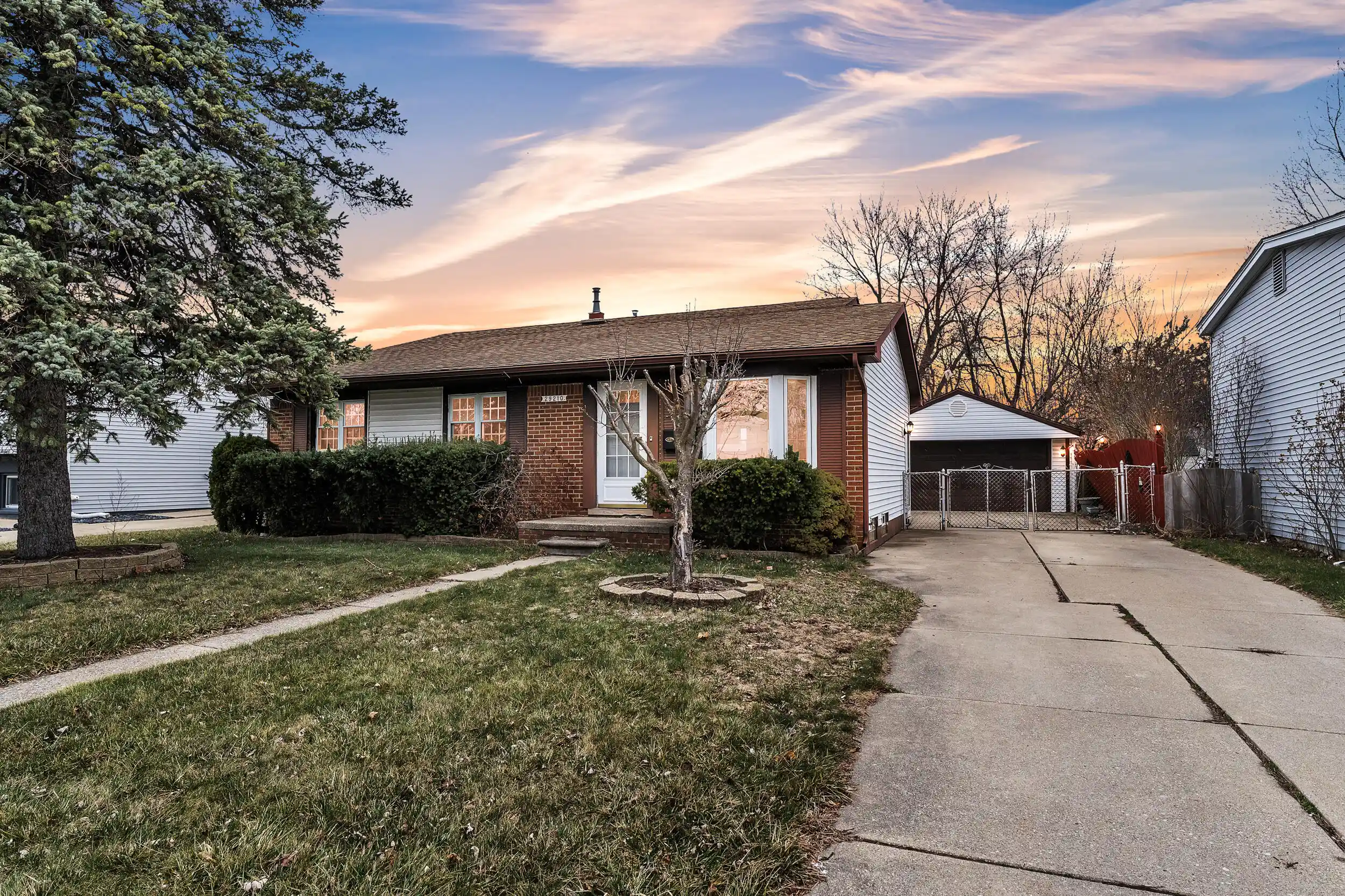 29210 Florence St, Garden City City Wayne, MI 48135 | MLS# 81026011432 ...