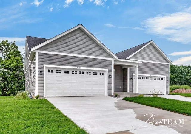 3rd image of 249 Hazelnut Dr, Coopersville, MI 49404 | MLS# 65026011463