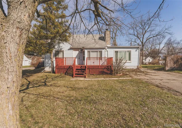 Homes for sale in Westland, MI | 31756 Palmer Rd, Westland, MI 48186 | MLS# 20261018957