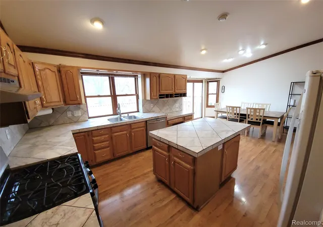 Homes for sale in Waterford, MI | 890 Tyrone Ave, Waterford, MI 48328 | MLS# 20261019074