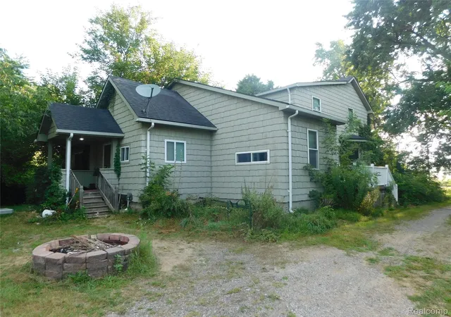 Photo 3 of Single family home for sale at 5284 Scotch Settlement Rd, Almont, MI 48003 | MLS# 20261019094 | Listing updated on 2026-07-07