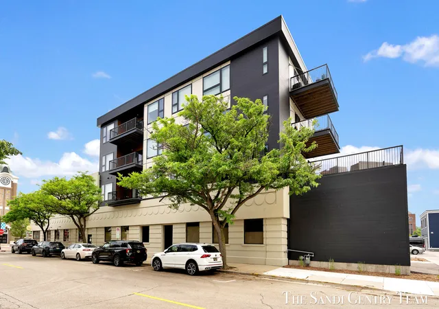 1st image of 300 Washington Ave, Grand Haven, MI 49417